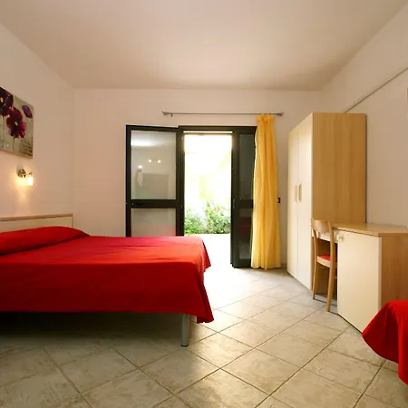 Olive Garden & Petite Maison Bed & Breakfast Posada (Sardinia)