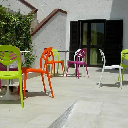 Olive Garden & Petite Maison Bed & Breakfast 2*