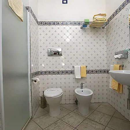 Olive Garden & Petite Maison Bed & Breakfast 2*