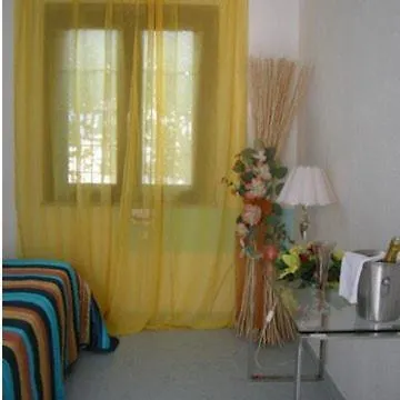 Bed & Breakfast Olive Garden & Petite Maison 2*